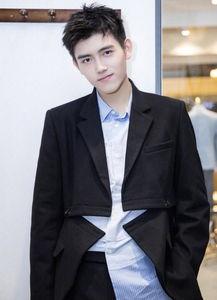 最新爆料陈飞宇固定女伴 第2张 最新爆料陈飞宇固定女伴 第2张